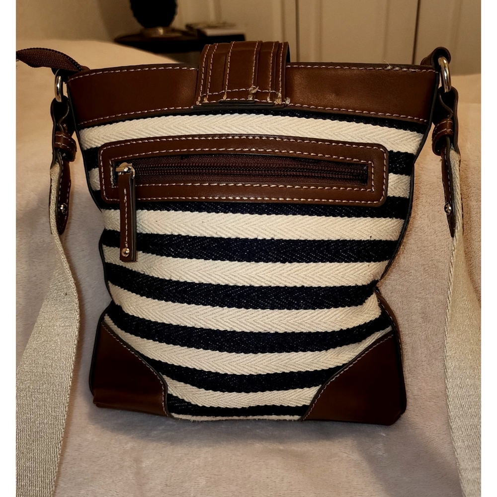 Chaps Crossbody Bag Navy & Cream Stripes W/ Brown Vegan Leather Trim - Picture 5 of 15